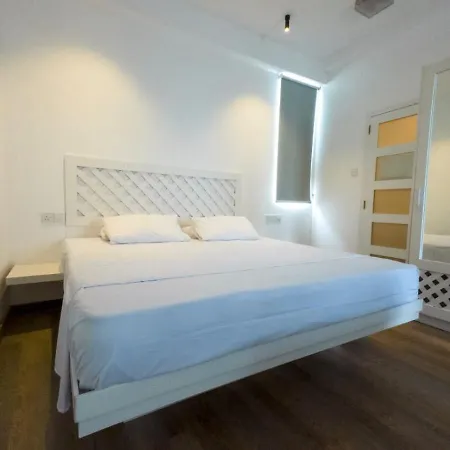 Iddamal Bay Apartments Dehiwala-Mount Lavinia Екстер'єр фото